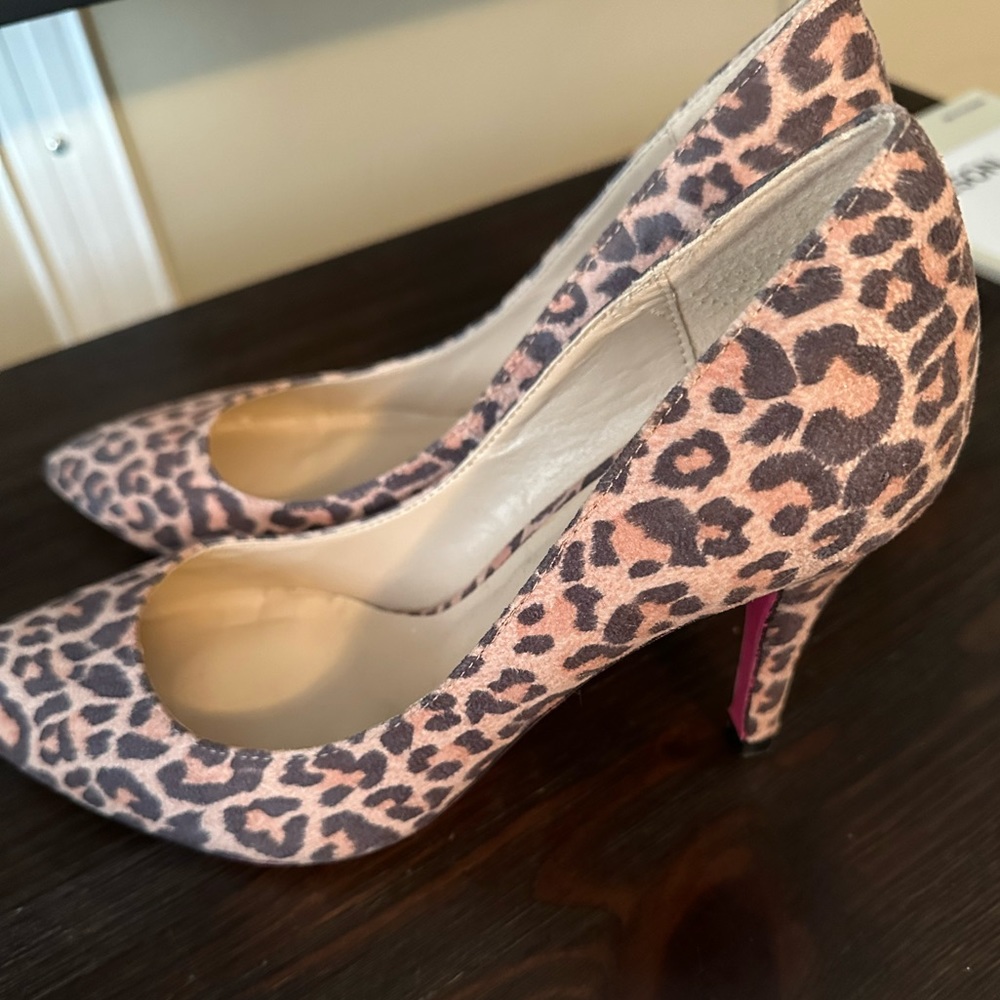 cheetah pumps size 7.5